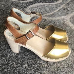 Maguba metallic wood clogs